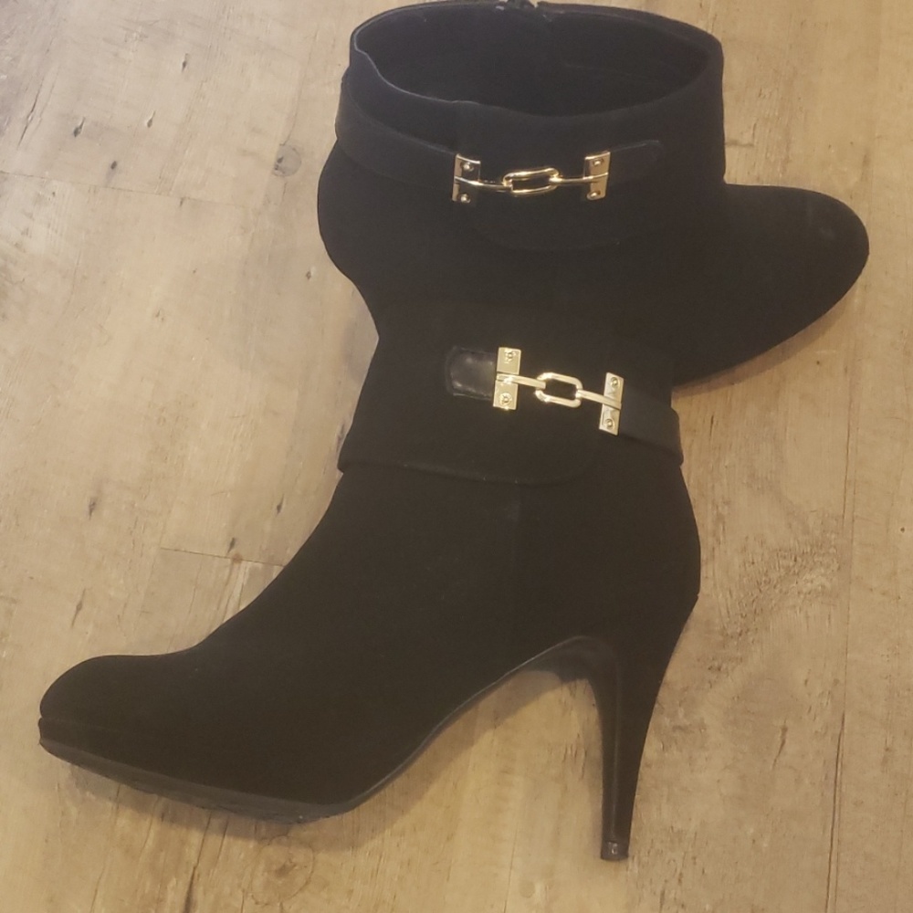 Black high heeled boots
